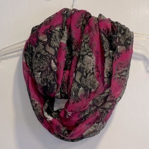 Infiniti scarf